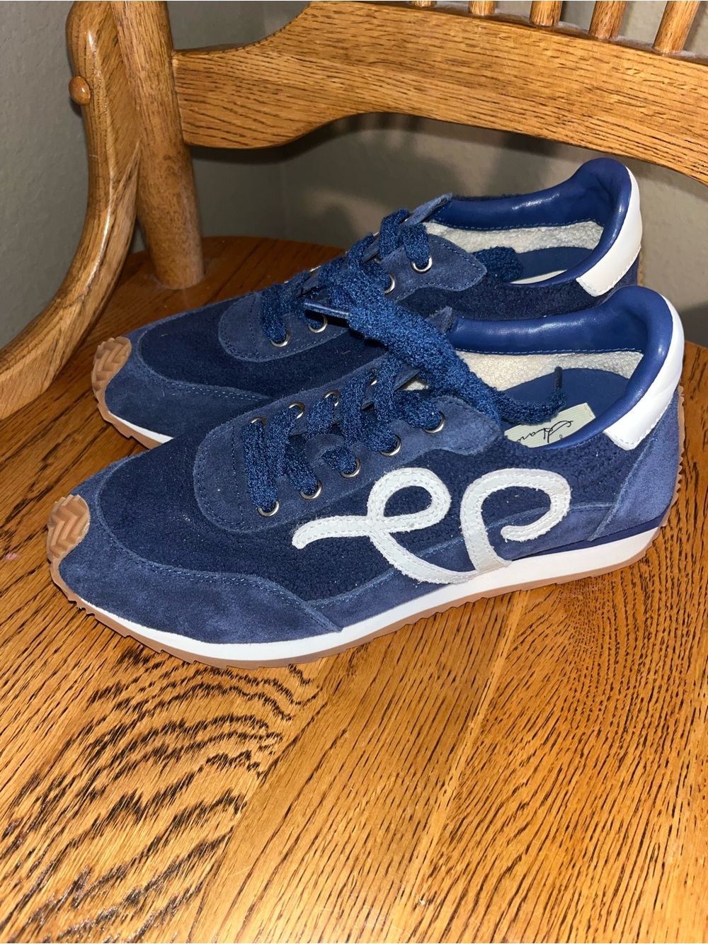 Vintage Havana navy blue and white vroom lace up sneaker size 6 nwot